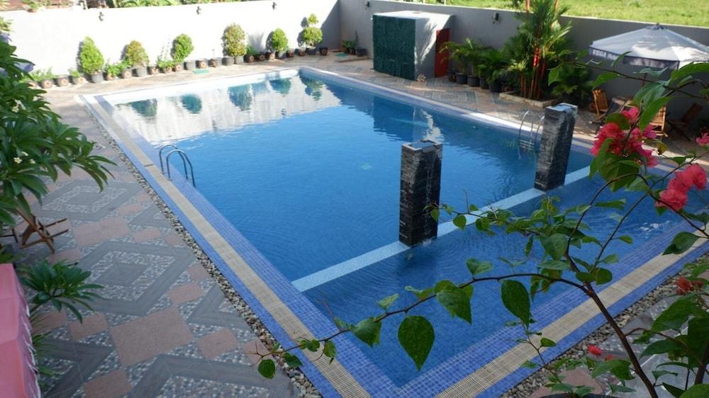 Vega Prime Hotel & Convention Sorong Εξωτερικό φωτογραφία