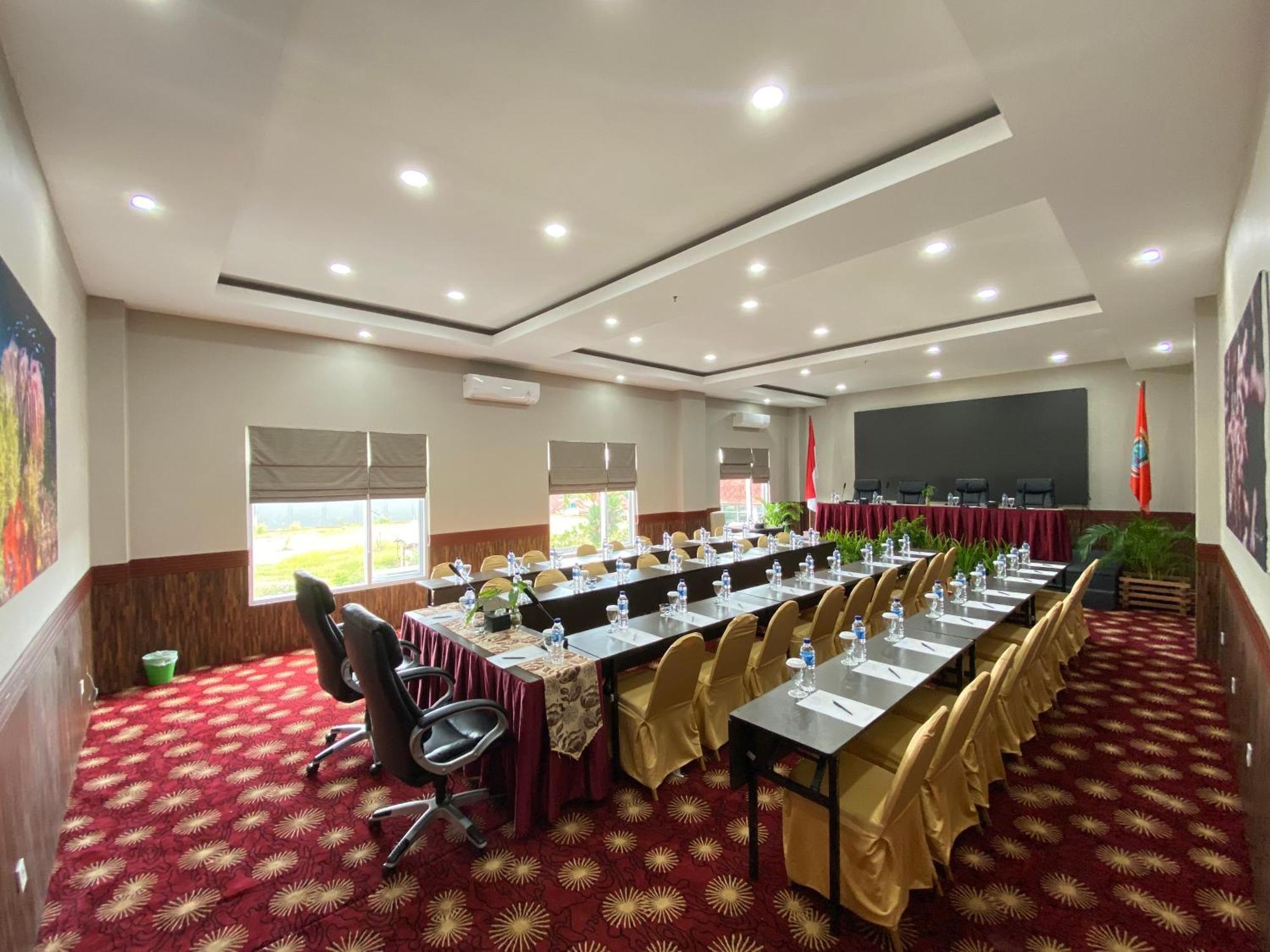 Vega Prime Hotel & Convention Sorong Εξωτερικό φωτογραφία